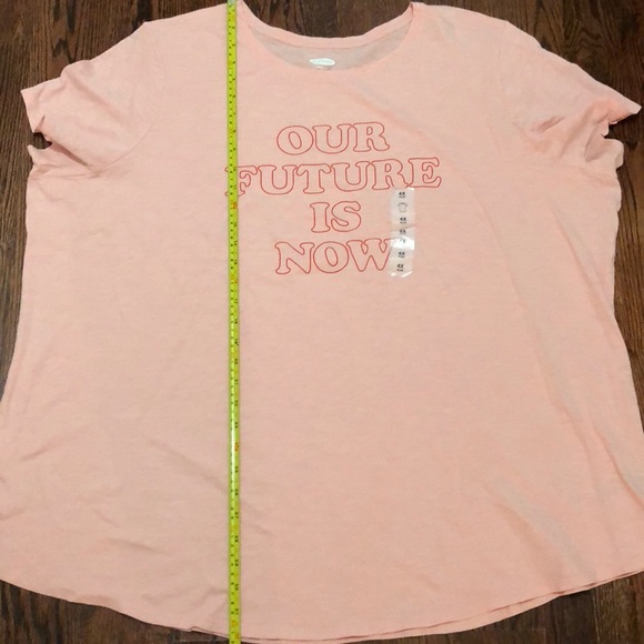 Old Navy EveryWear Plus-Size Graphic Slub-Knit Tee - Picture 4 of 4